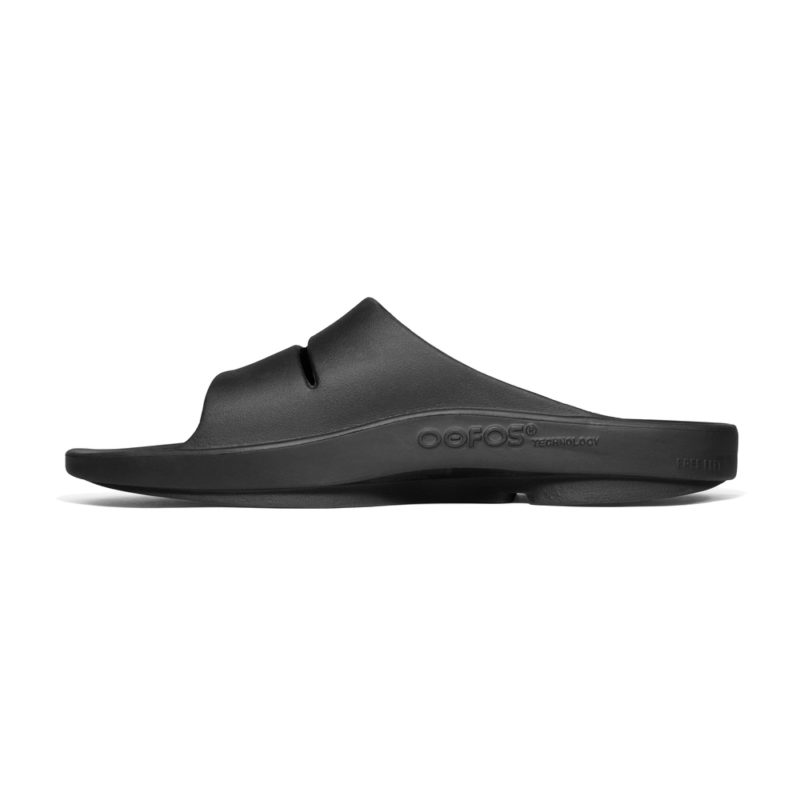 oofos ooahh slide black 4.jpg